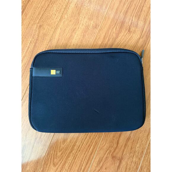 Case Logic Handbags - Case Logic Laptop Sleeve 12x9 Black Neoprene Soft Protective Carrying Case Table
